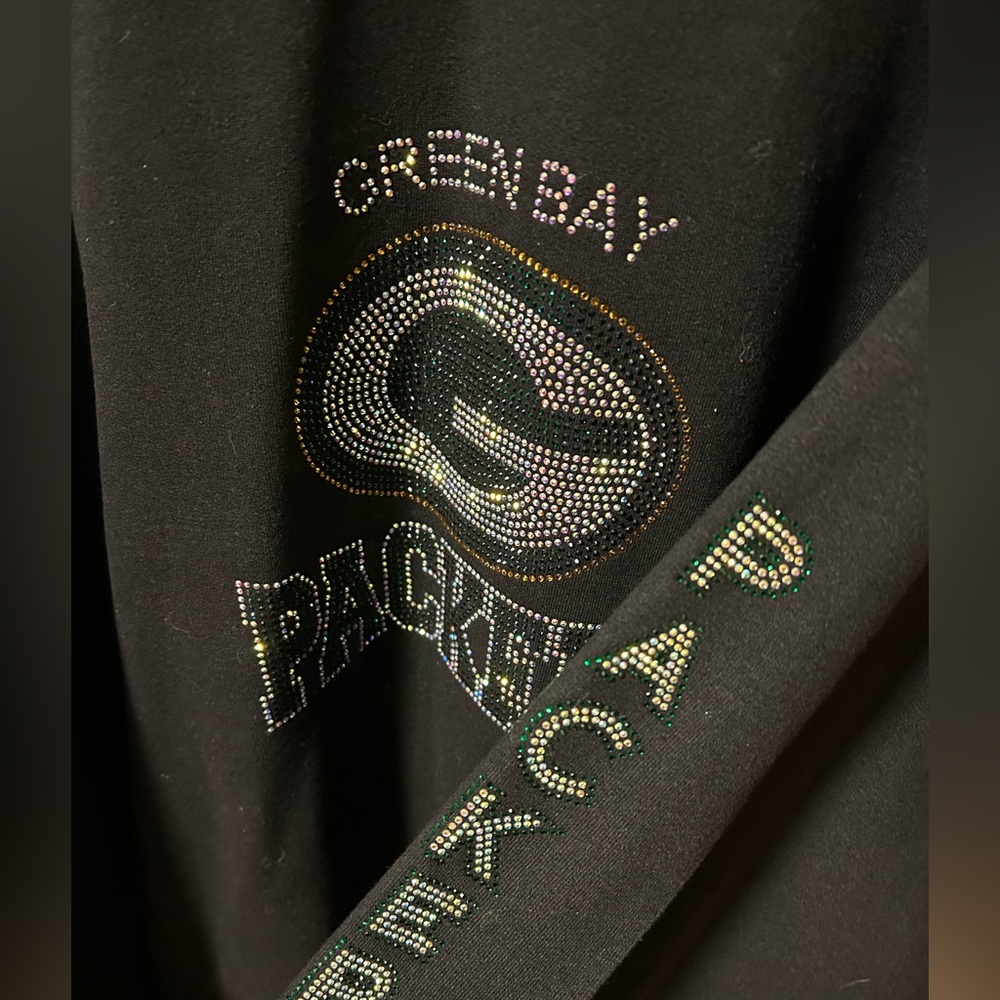 3X Greenbay Packers hoodie. Tons of glitz!